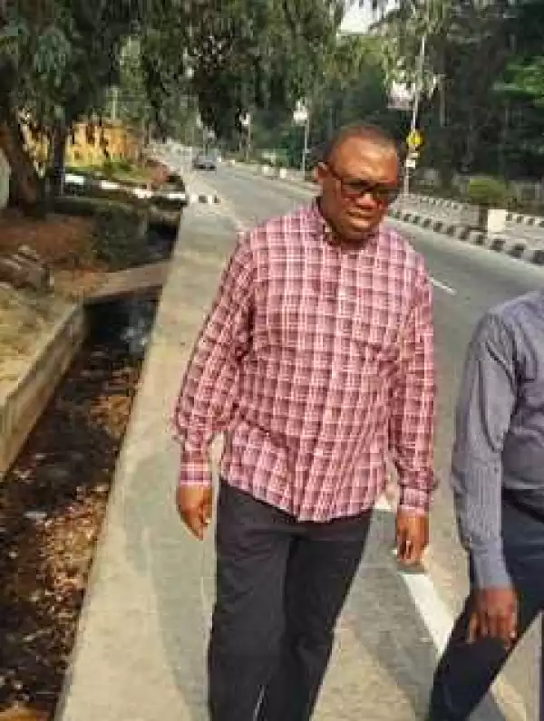 Former Governor of Anambra State, Peter Obi walking On Bourdillon Road Without Security